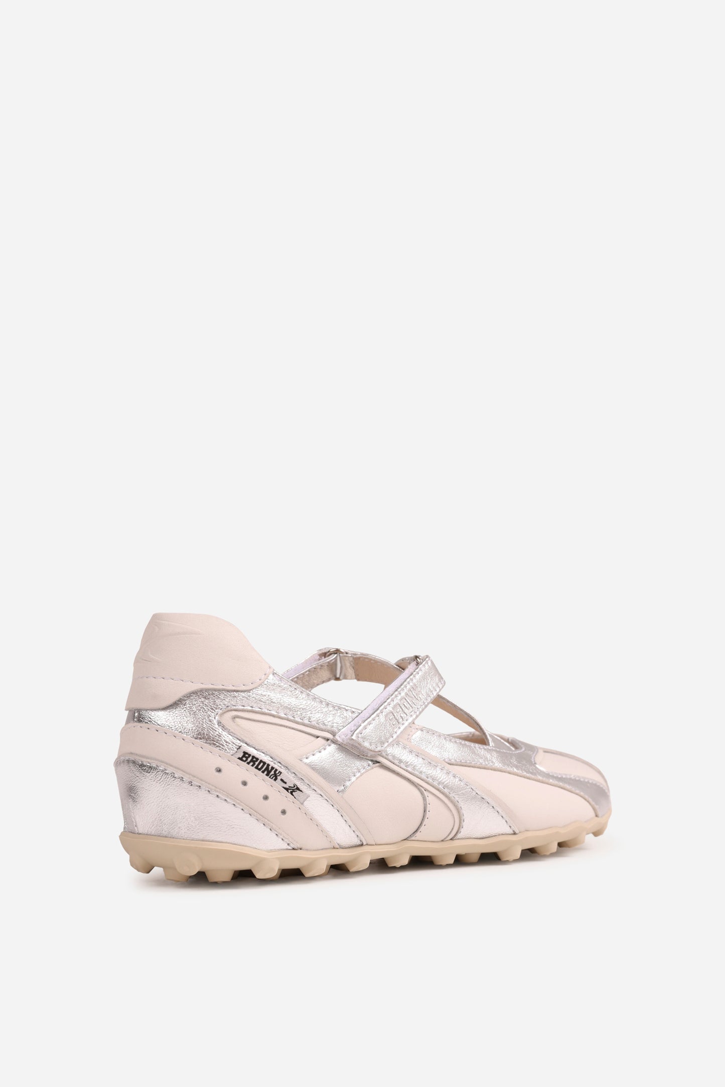 Gravit-yy | silver/off white/oatmilk
