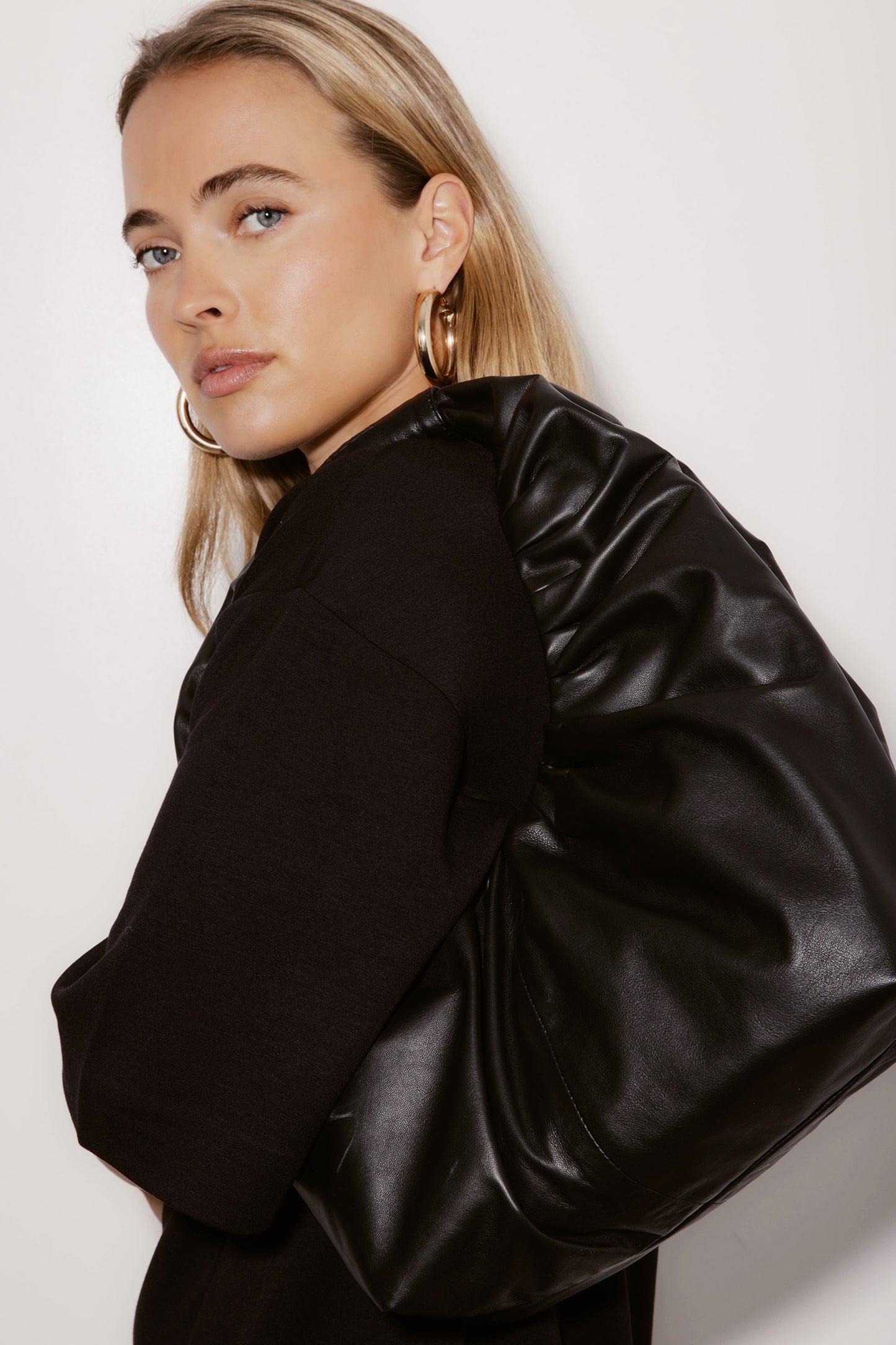 zoe-yy | black