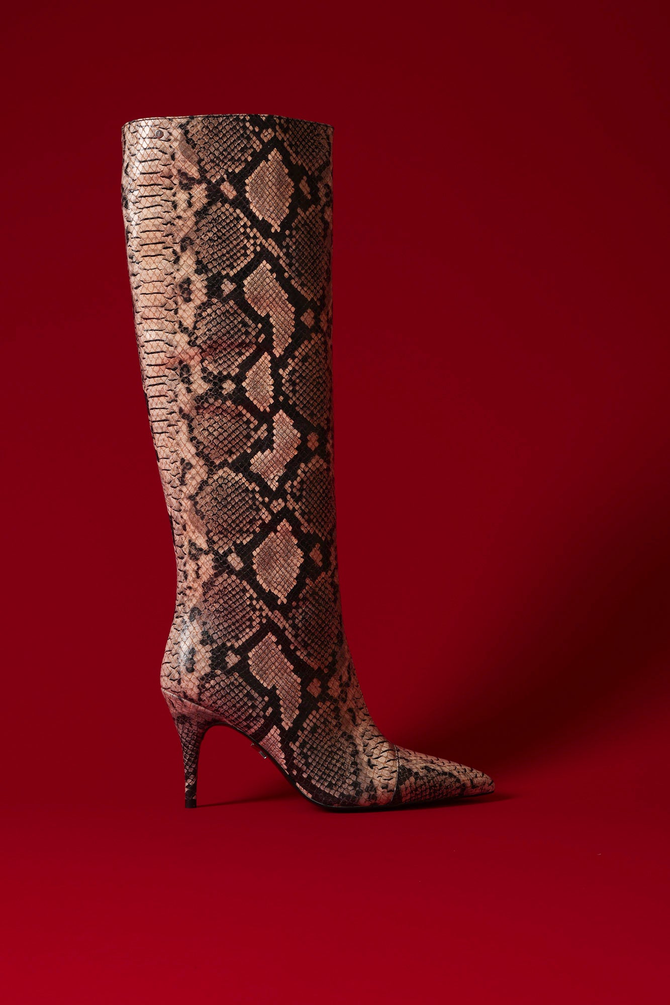 Aly-cia | oatmilk/white/black